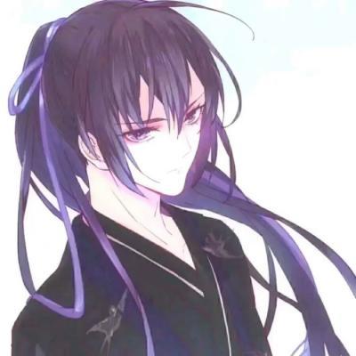 竹笋把衣服顶起来了
